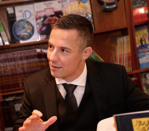 Dr. Thales Ferri Schoedl — Professor e Advogado